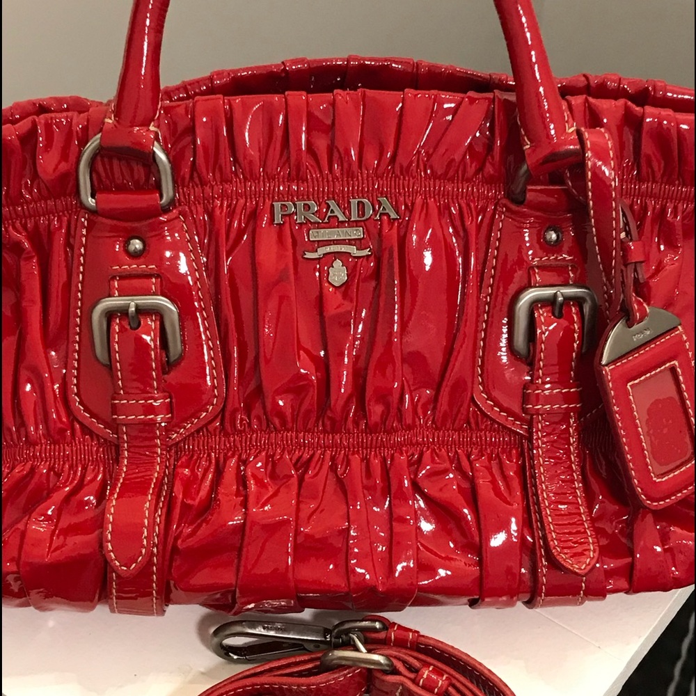 Red PRADA "ROSSO VERNICE GAUFRE" Bag - Picture 8 of 9